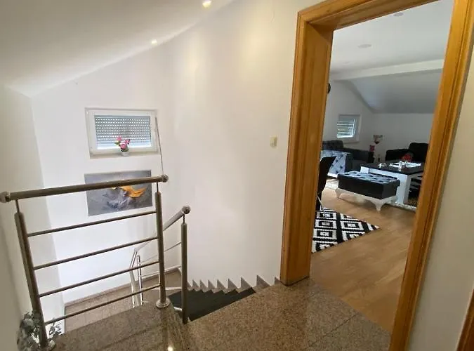 Rok 度假居 Tesanj